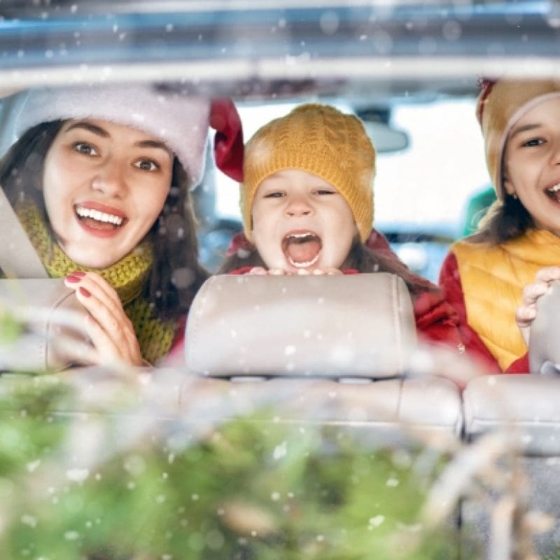 Holiday-Season-Tis-Family-Road-Trip-Time